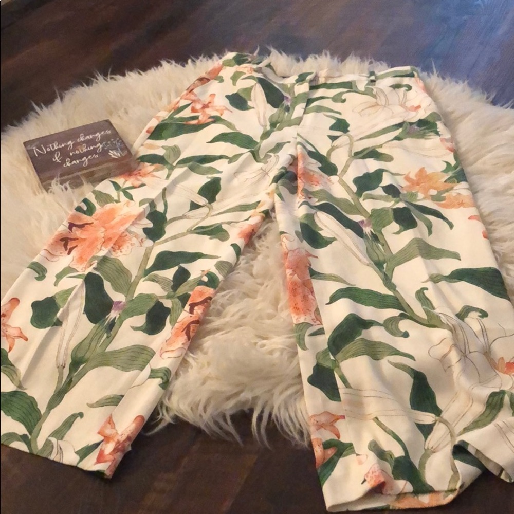 ANN TAYLOR LILY PRINT PANTS